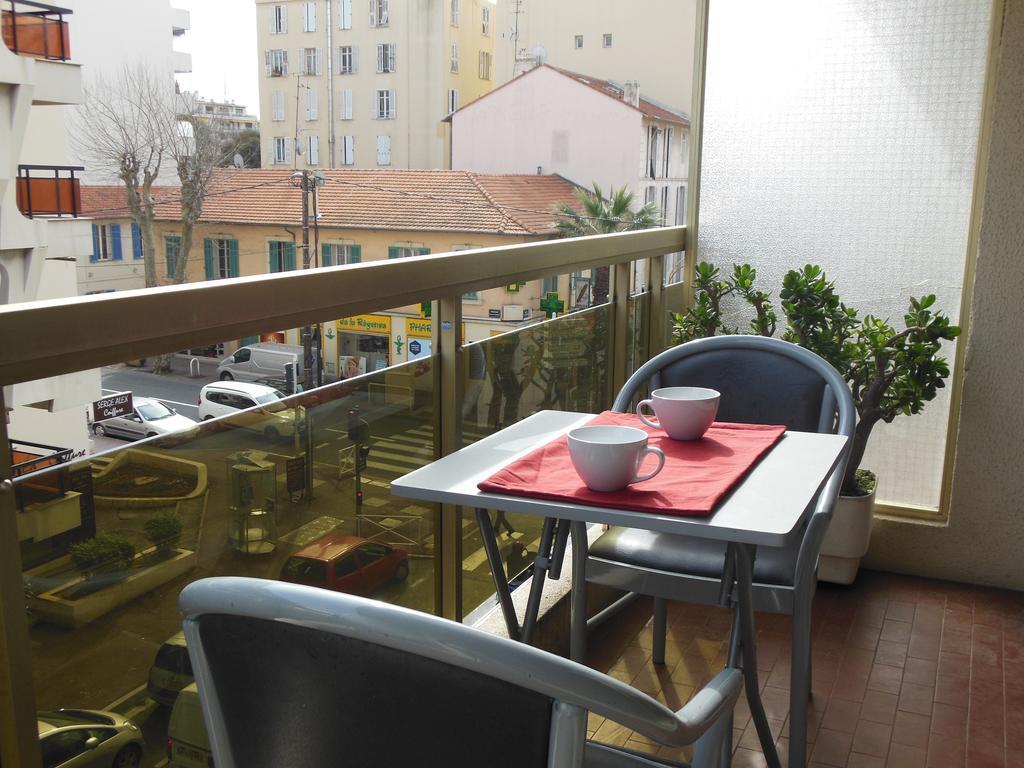 Appartement Silver La Regence Juan-les-Pins Szoba fotó